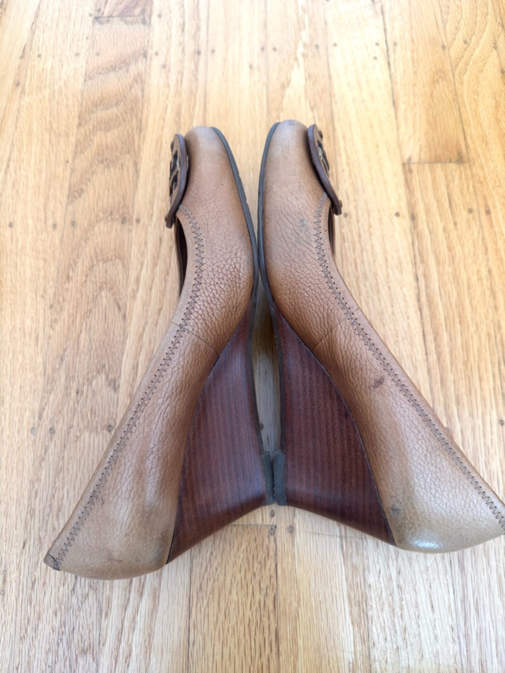 Tory Burch Sally Closed Toe Wedge Pumps 8.5 - Picture 5 of 9